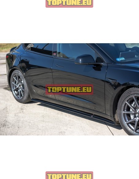 Slenksčių apdailos tinkančios Tesla Model 3 modeliams